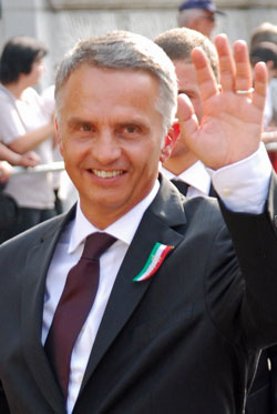 Le conseiller fédéral Didier Burkhalter lors des festivités données à l'occasion de son élection en 2009.