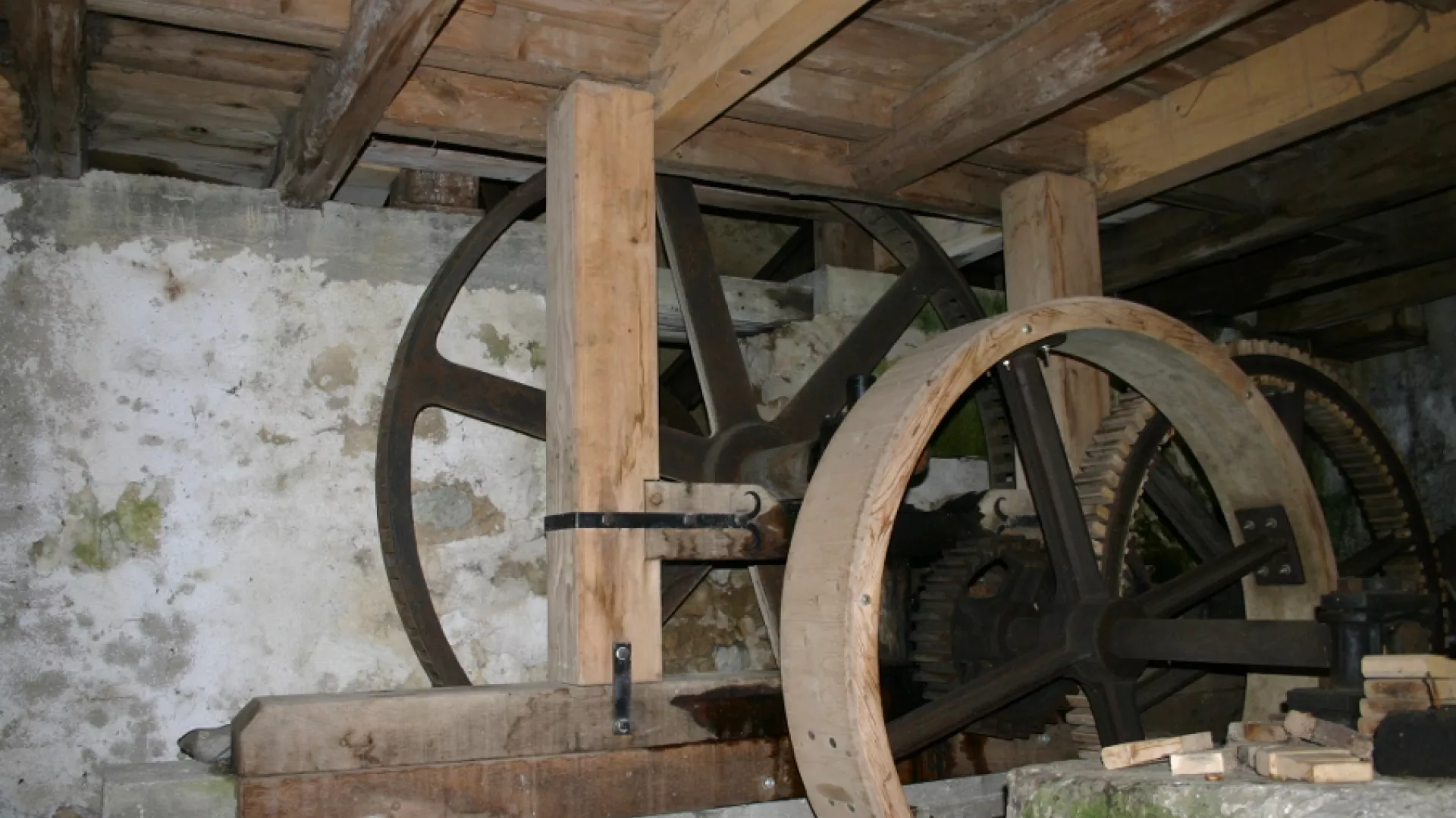 Moulin de Bayerel, utilisation de la force mécanique du Seyon
