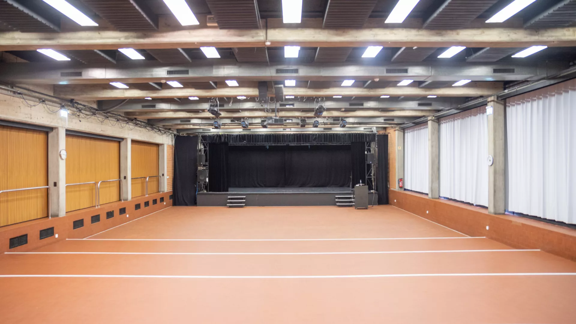 Photo de la salle de Clos-Brochet 10 vide