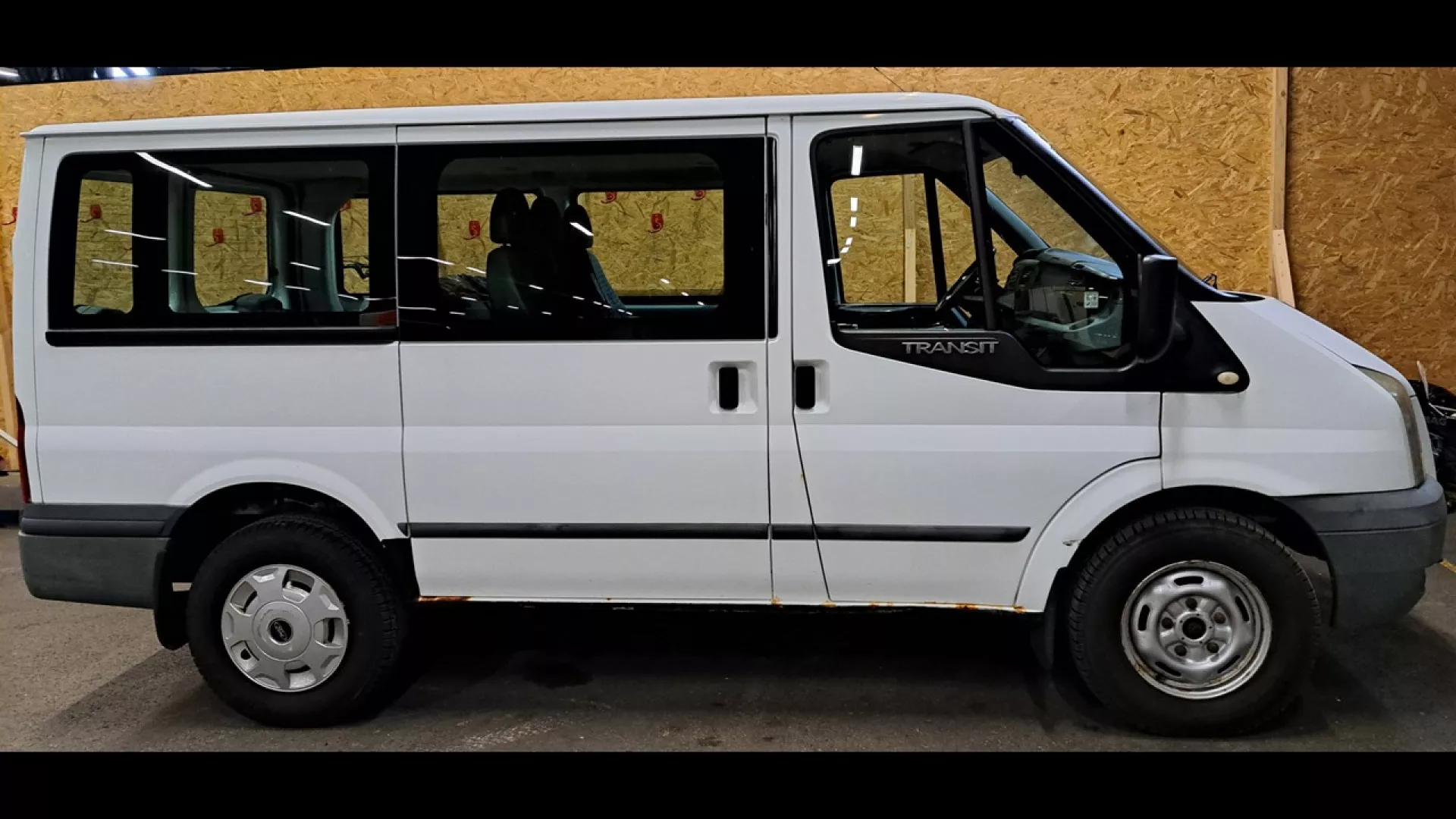 Ford Transit 330S 4x4 blanche