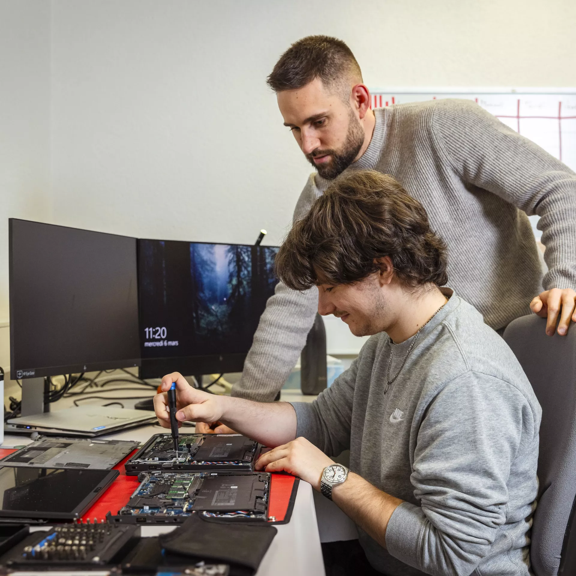 Personne en formation d'informaticien·ne